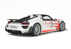 Porsche 918 Spyder Weissach Package