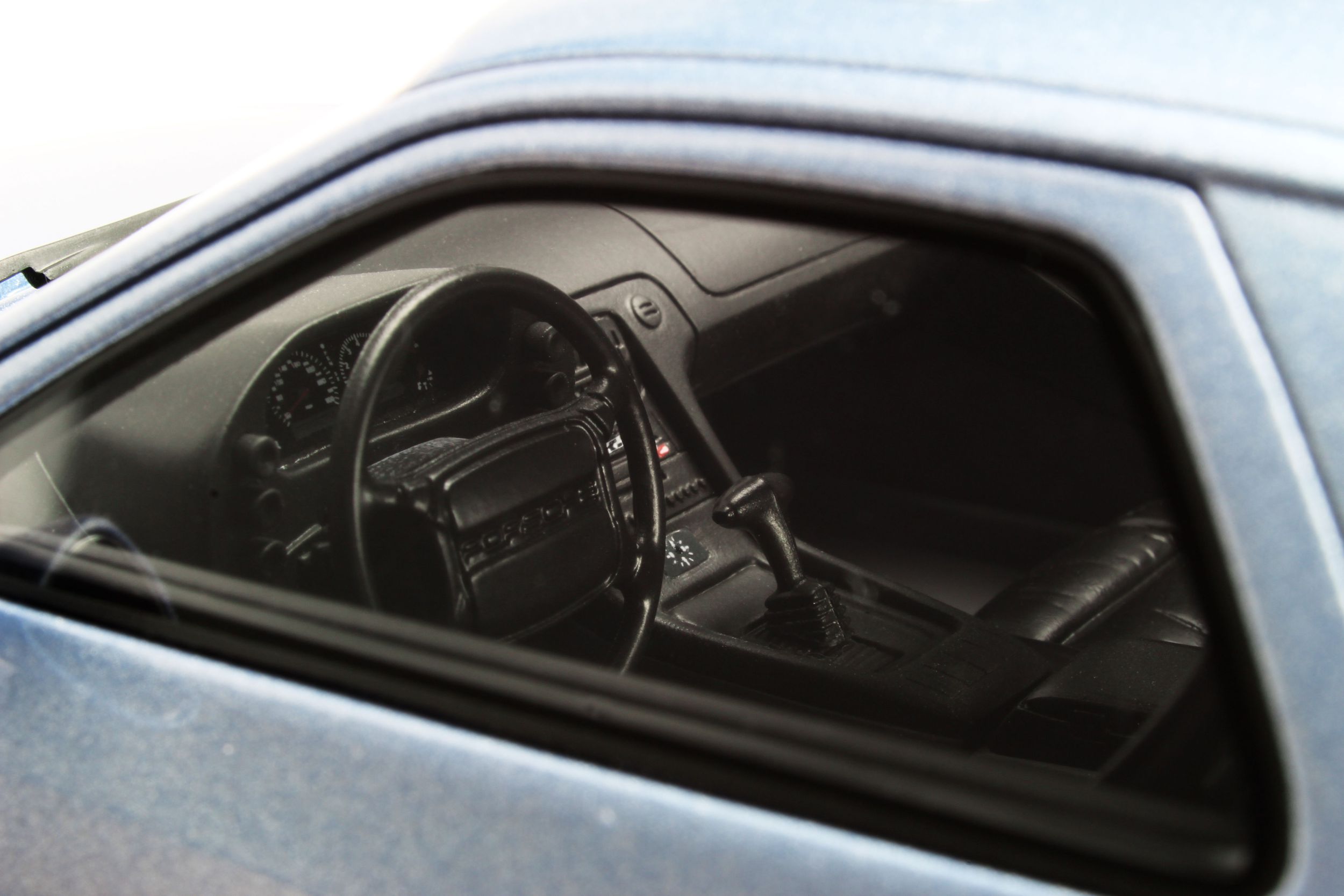 Porsche 928 GTS - Model car collection - GT SPIRIT