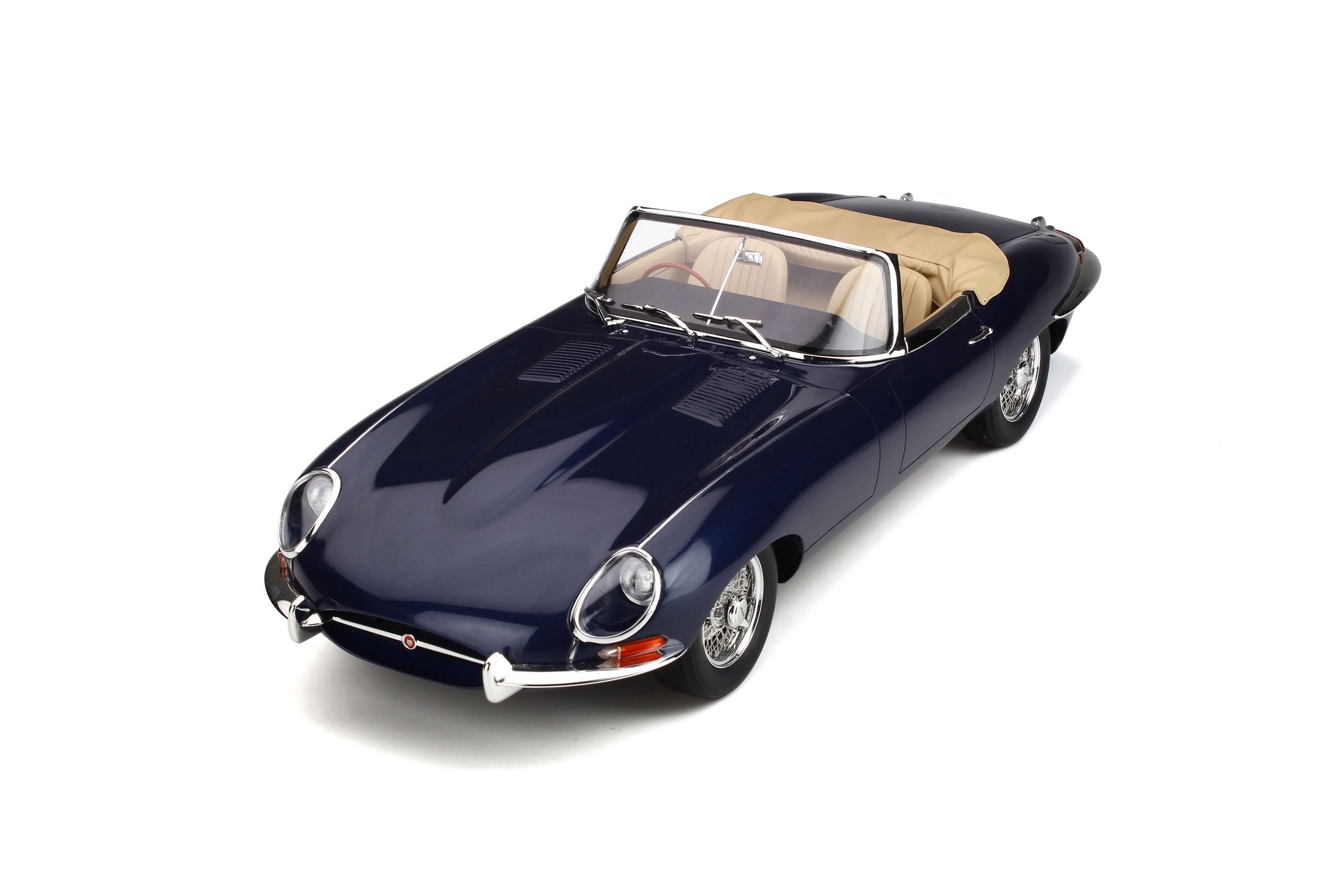 Jaguar e Type 1967 кабриолеты