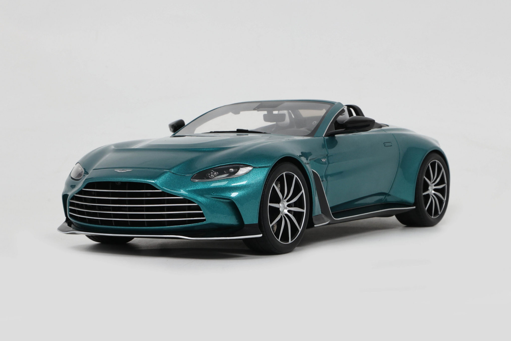 Aston Martin Vantage GT4, il purosangue inglese solo per la pista